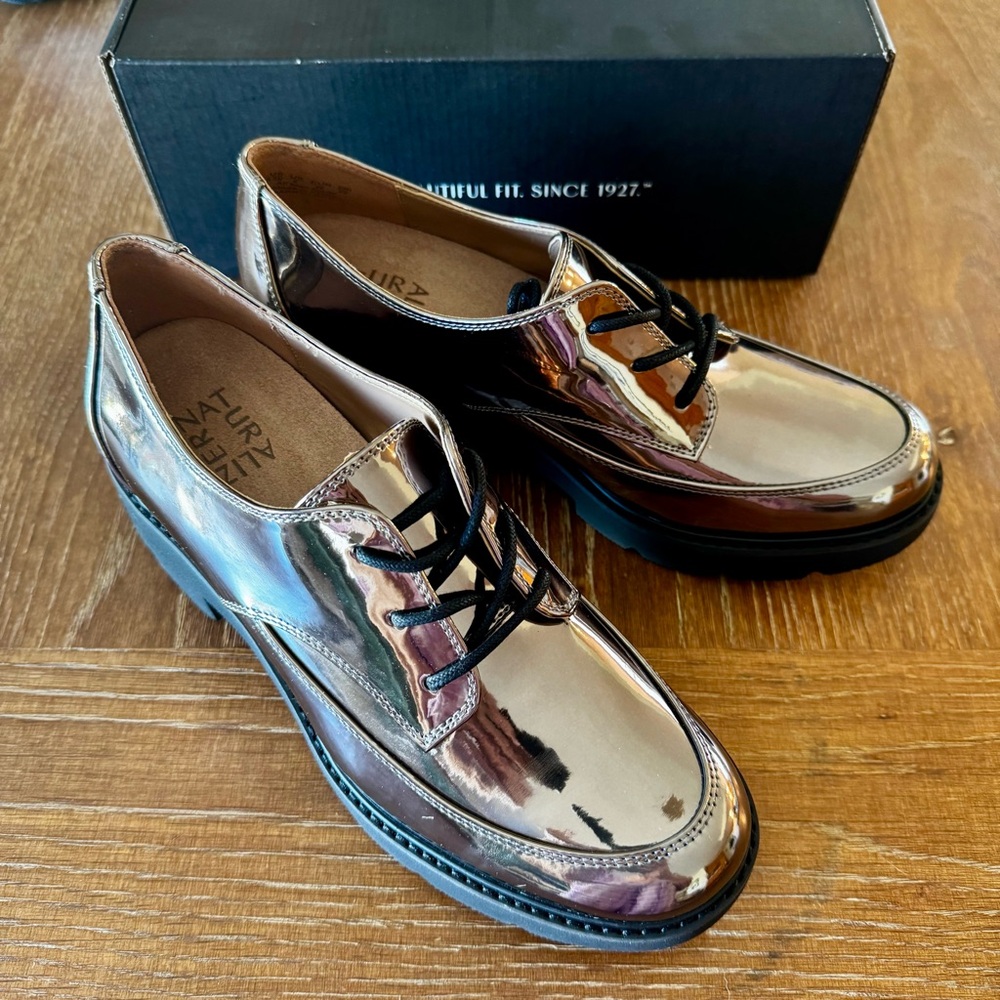 NIB mirror pewter Naturalizer Darry Oxfords 8.5N - Picture 4 of 14